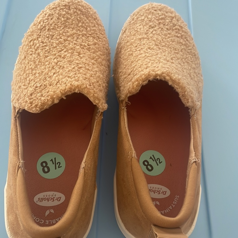 Slip on sneakers